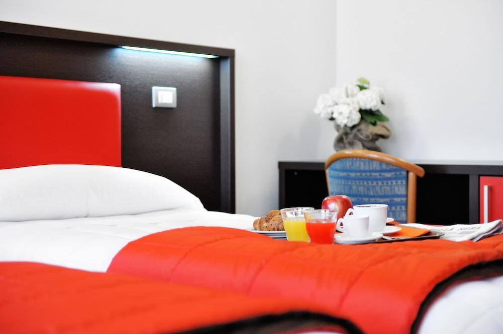 Hotel Al Corso Legnano Dış mekan fotoğraf